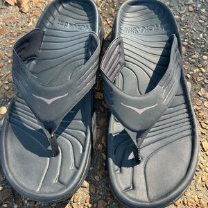 Hoka Men's Gray Flip Flops